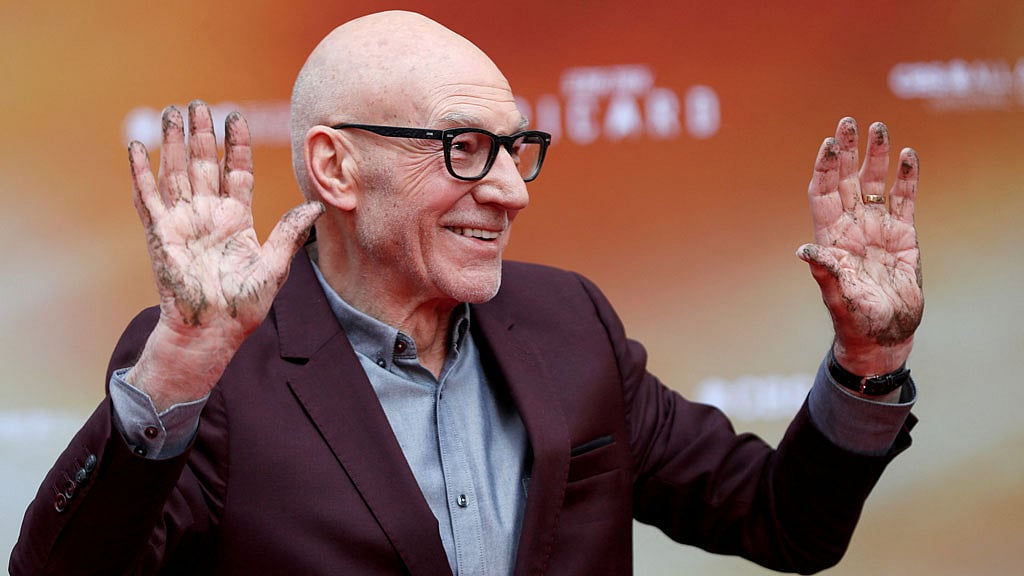 Patrick Stewart, Shakespearean actor turned 'Star Trek' and 'X-Men' star, dies at 86