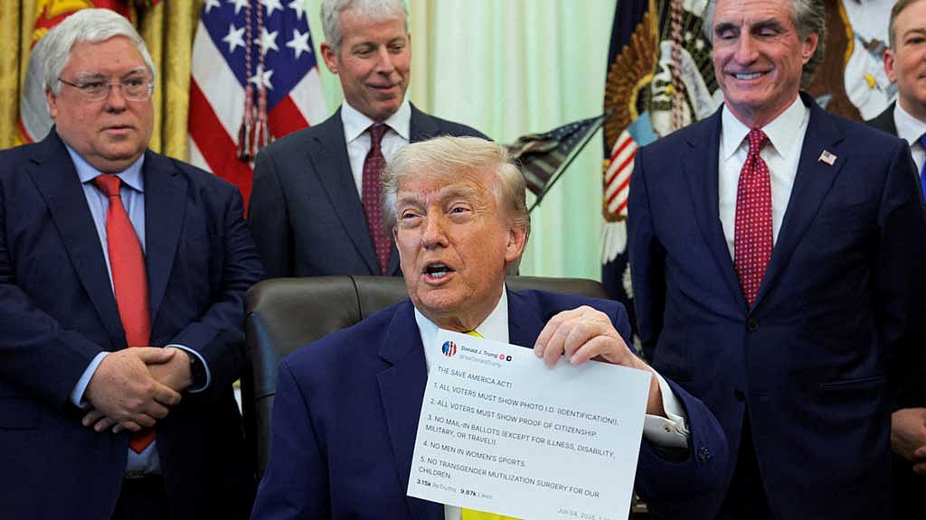 Bloomberg, two trading firms agree to pay Trump’s Truth Social for faster access to president’s posts, sources say