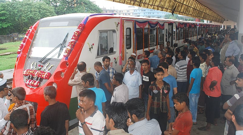 DEMU trains begin debut run in Ctg