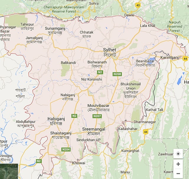 সিলেটে মাইক্রোবাস খাদে পড়ে মাদ্রাসা ছাত্র নিহত