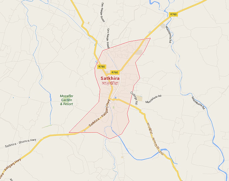 সাতক্ষীরায় ট্রাকচাপায় নারী নিহত