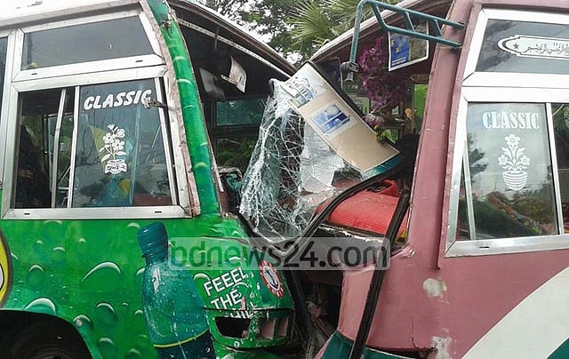 বরিশালে মাইক্রোর ধাক্কায় কিশোর নিহত