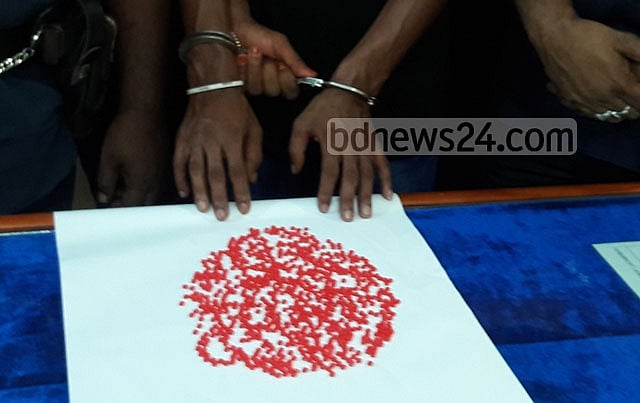 নওগাঁয় ইয়াবাসহ মাদক বিক্রেতা গ্রেপ্তার