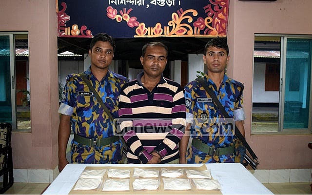 বগুড়ায় এক কেজি হেরোইনসহ যুবক আটক