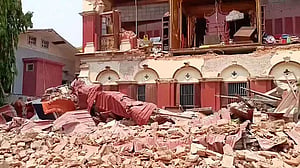 In disaster-stricken Myanmar, a desperate bid to rescue survivors with bare hands