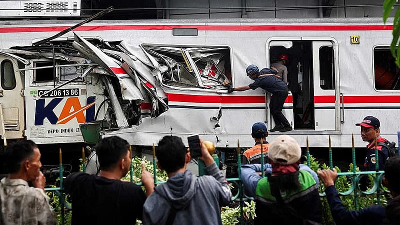 Indonesia commuter train crash toll rises to 15 as rescuers complete evacuation