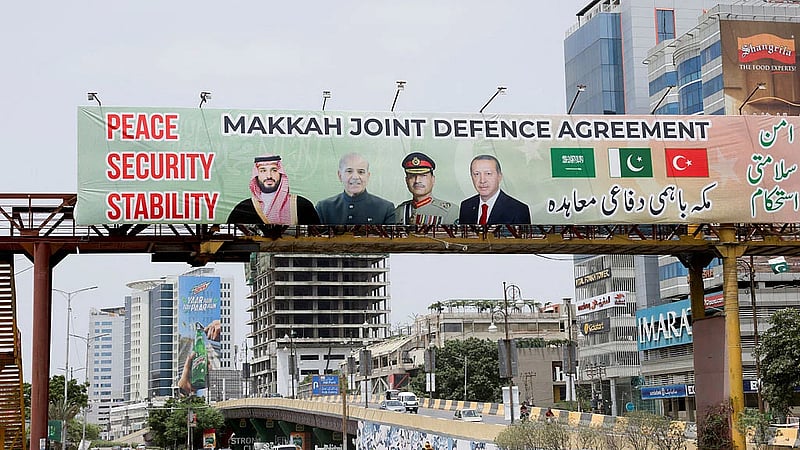 Iran says Pakistan's army chief to visit Tehran on Monday