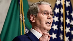 Bessent expects new US secondary sanctions weekly, aiming to increase pressure on Iran