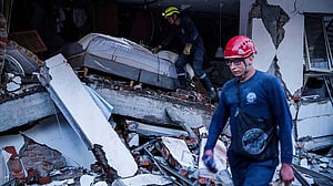More than 100 killed after strongest quake this century hits western Colombia
