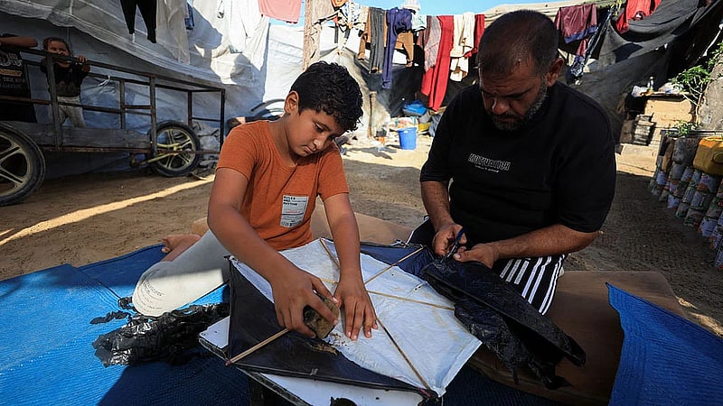 Gaza parents urged to stop kids flying kites after Israel warning to Hamas