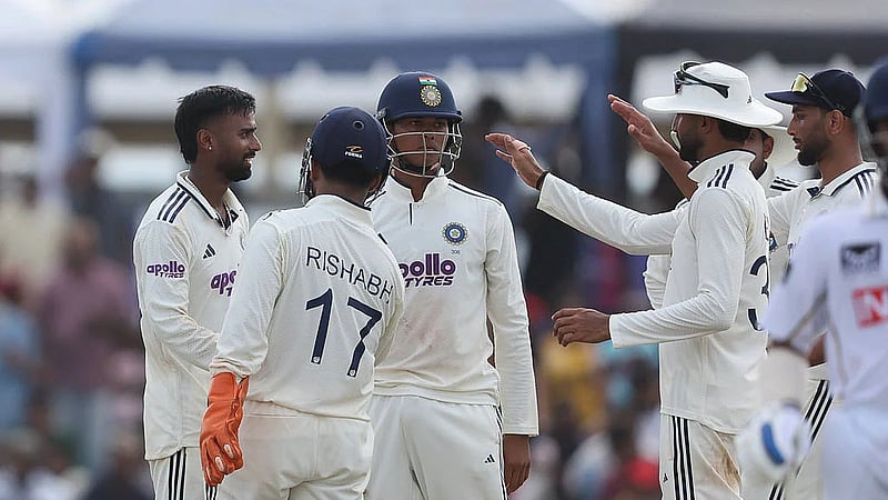 India in charge at Galle despite Dinushau's maiden hundred for Sri Lanka