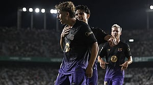 Barcelona launch LaLiga title defence with five-star Elche demolition
