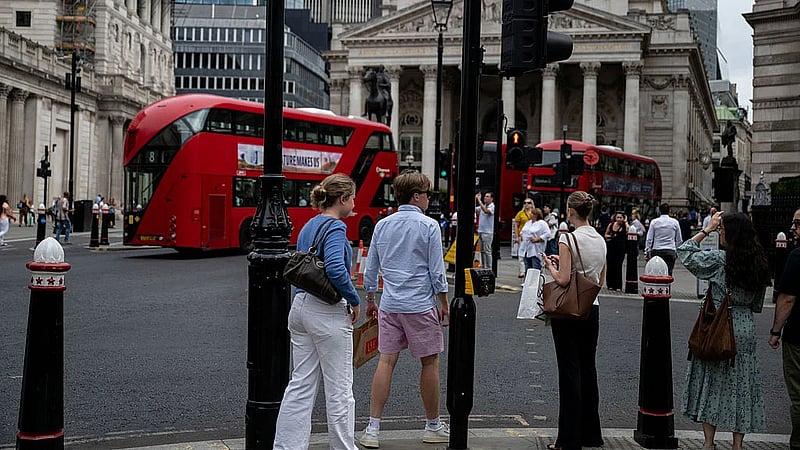 From Tokyo to London, heatwaves send men to work in shorts