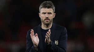 Carrick cautious after Mount's injury scare in PSG friendly