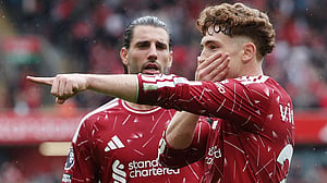 Munoz earns Liverpool draw with Forest, Hull up to second, Newcastle beat Spurs