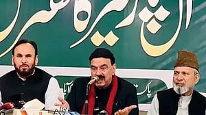 Former Pakistan minister says he is Hafiz Saeed’s ‘servant’, threatens India