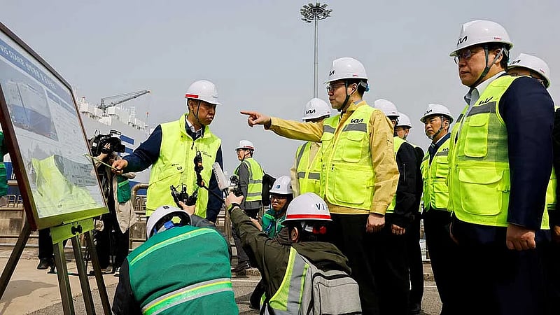 South Korea dismisses chief trade envoy who handled US negotiations