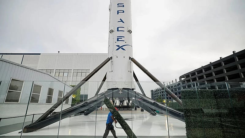 Drifting SpaceX rocket on collision course with the moon this week