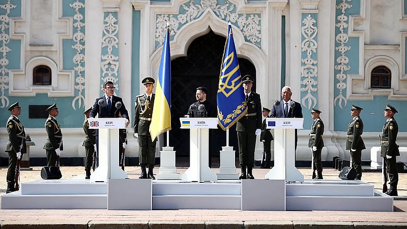 Ukraine wants peace but won't give in, Zelensky says on Independence Day