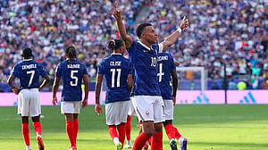 Mbappe uncorks France as Sweden are swept aside in Champagne World Cup show