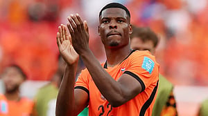 Real Madrid sign Dutch full-back Dumfries from Inter Milan