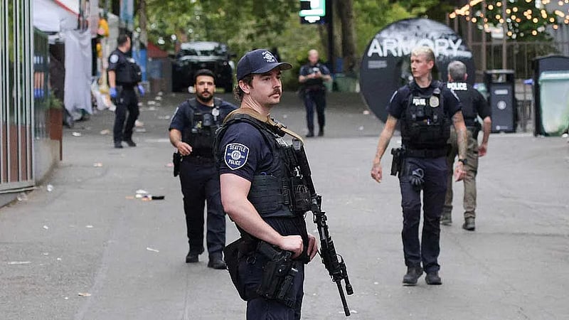Seattle shooting leaves 2 dead, 5 injured, according to reports