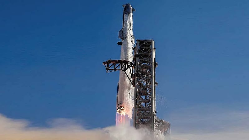 SpaceX launches 13th Starship test, briefly deploys first upgraded Starlinks