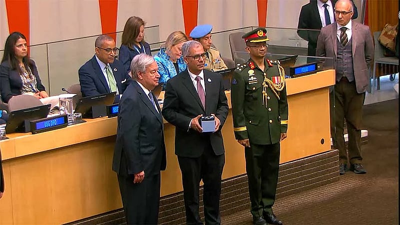 Six Bangladeshi peacekeepers honoured posthumously with UN medal
