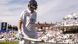 England lose early wickets after NZ set target of 463 in 2nd Test