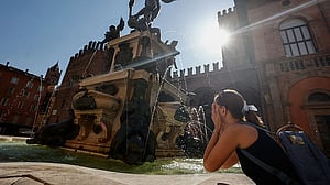 Europe swelters under heatwave, prompting crisis talks in France