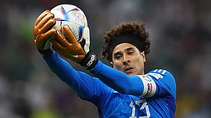 Guillermo Ochoa makes Mexico's roster for record sixth World Cup