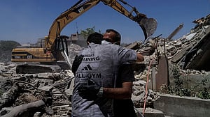 Iran negotiators set off for Switzerland but Lebanon fighting continues