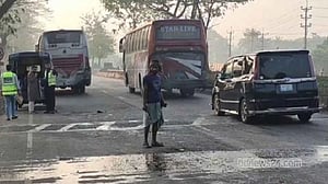 3 killed, 4 injured in three-vehicle highway crash in Feni