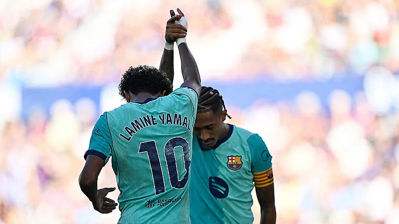Lamine Yamal double helps Barcelona beat Levante