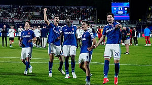 Como enjoy dream Champions League debut, big wins for Man Utd and Bayern Munich