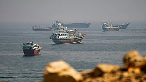 Iran and Gulf states to meet in push for Hormuz deal, FT reports