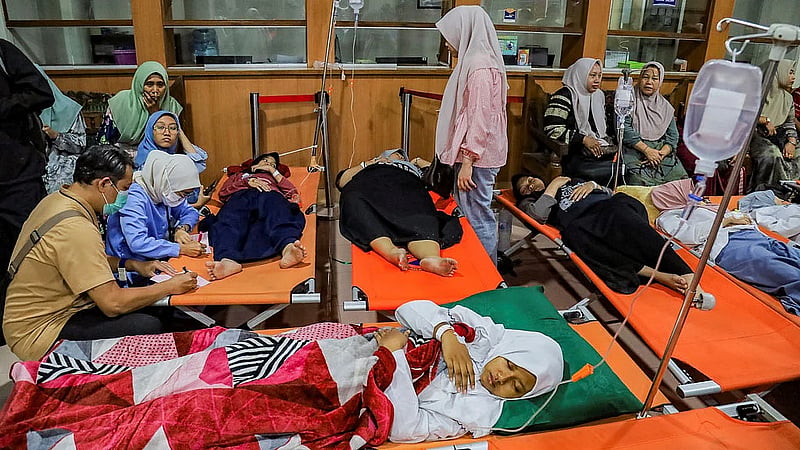 Indonesia suspends nearly 2,000 free meal kitchens for breaching sanitation rules