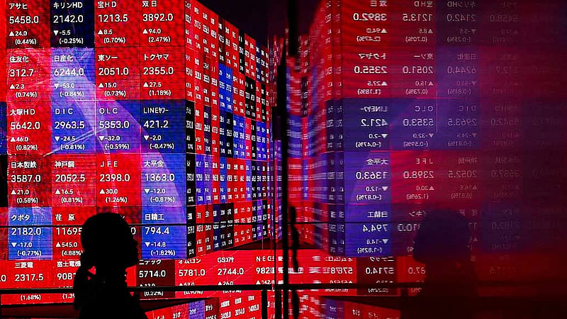 Asian stocks wilt as Brent holds above $100, yields near 2023 peak