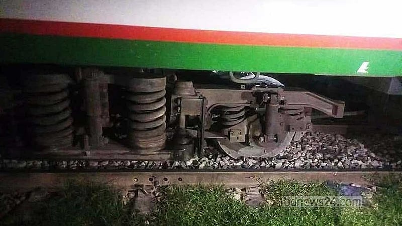 Brahmaputra Express derails in Mymensingh, rail link to Dhaka suspended