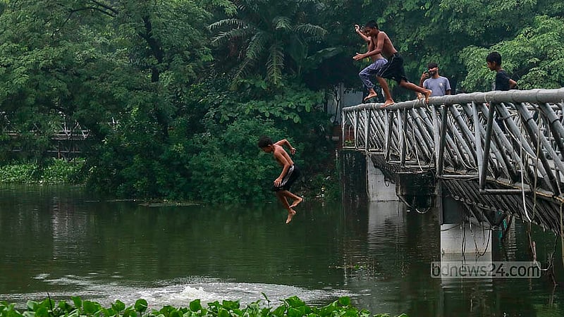 Man’s body recovered from Dhanmondi Lake
