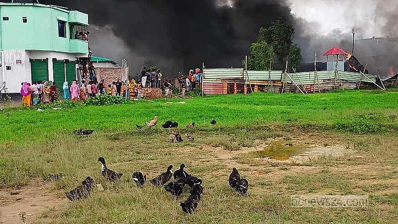 Workers protest in Gazipur, fire at factory
