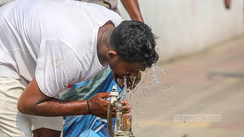 Mild heatwave blows through four districts