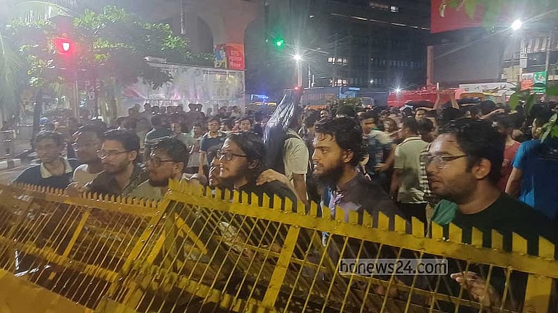 What are the political elements driving recent unrest on Bangladesh’s campuses
