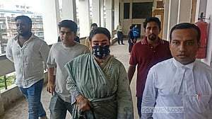 Ex-Jubo Mohila League leader Papia, her husband get 3.5 years in jail in illegal wealth case