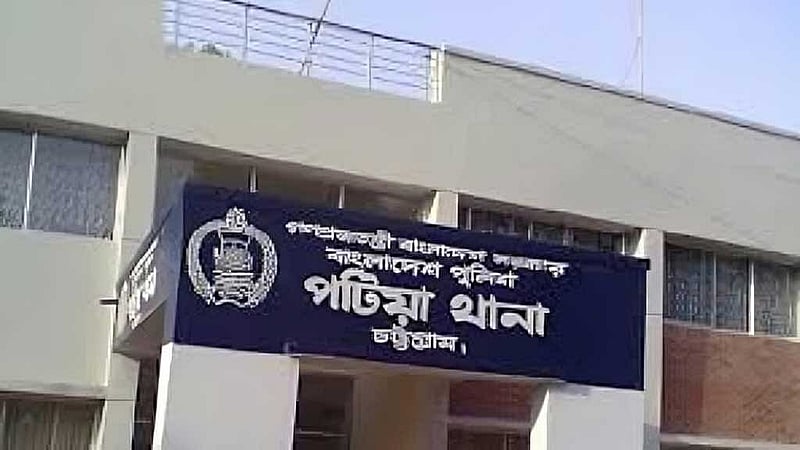 2 workers die while cleaning septic tank in Chattogram