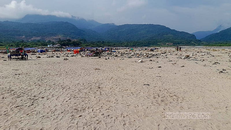 Beauty to barrenness: Sada Pathar reduced to a sandbank after rampant stone plunder