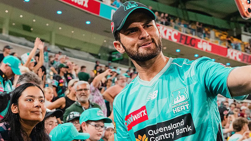 Pakistan's Afridi out of Big Bash League with knee injury