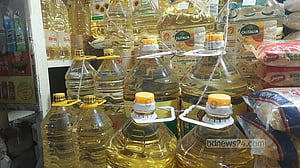 Costlier cooking oil hits Dhaka markets despite government warning