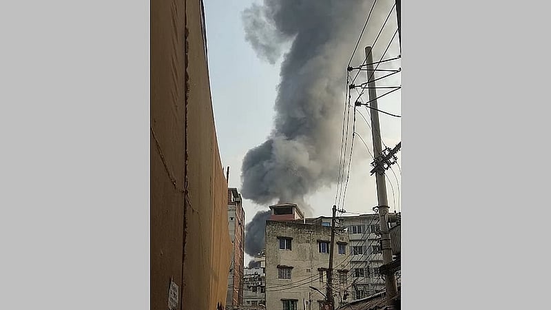 Plastic warehouse burnt in Old Dhaka’s Islambagh