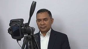 BNP leader Tarique Rahman registers as voter ahead of polls